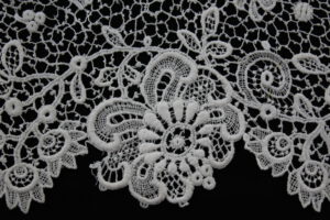 Chemical lace collar